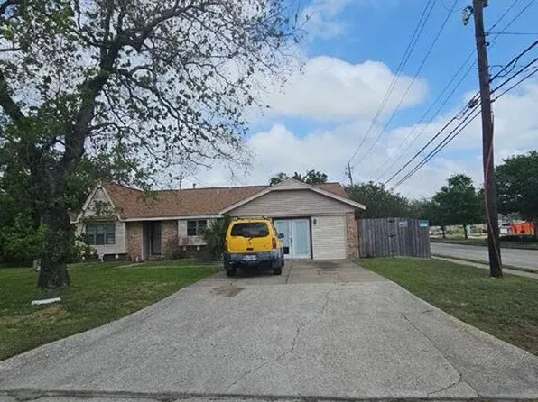 4502 Ponderosa Dr, Baytown, TX 77521