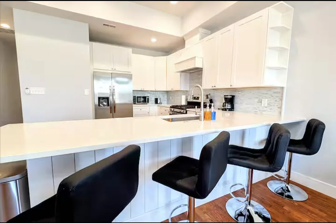 2 bed, 1000 sqft, $2,900 — Photo 4