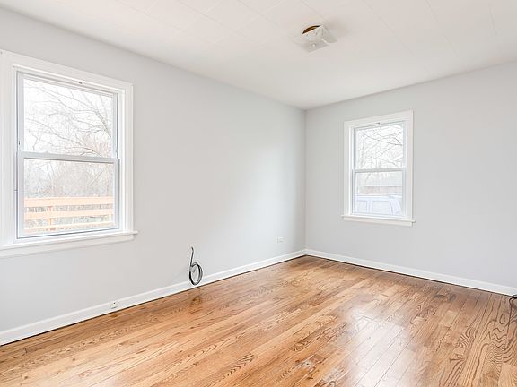 5th image of 273 S Warrington Rd