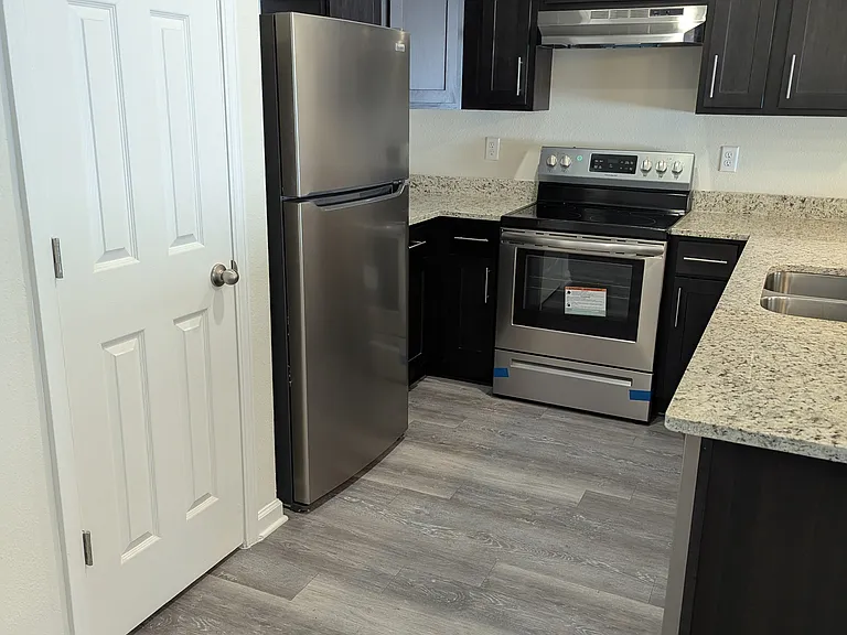 1708 Cocoanut Dr — Photo 5