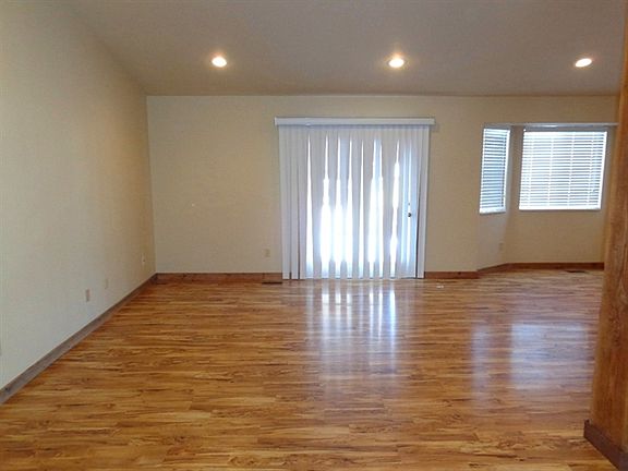 3rd image of 5734 W Hunter Hollow Dr