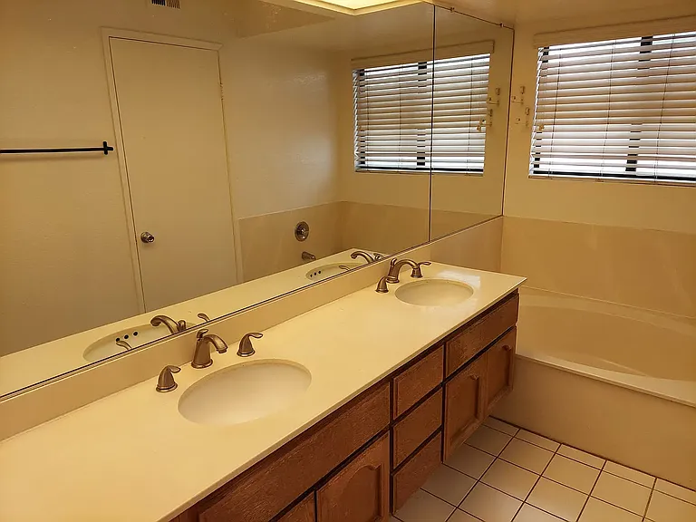 1310 Albariza Pl #3 — Photo 23