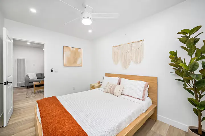 2 bed, $4,000 — Photo 2