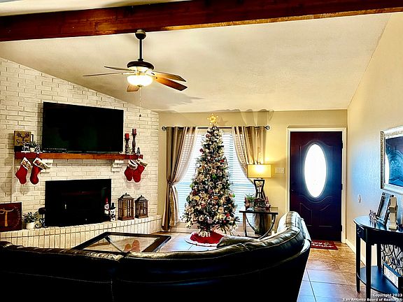 4th image of 105 Larkspur Dr