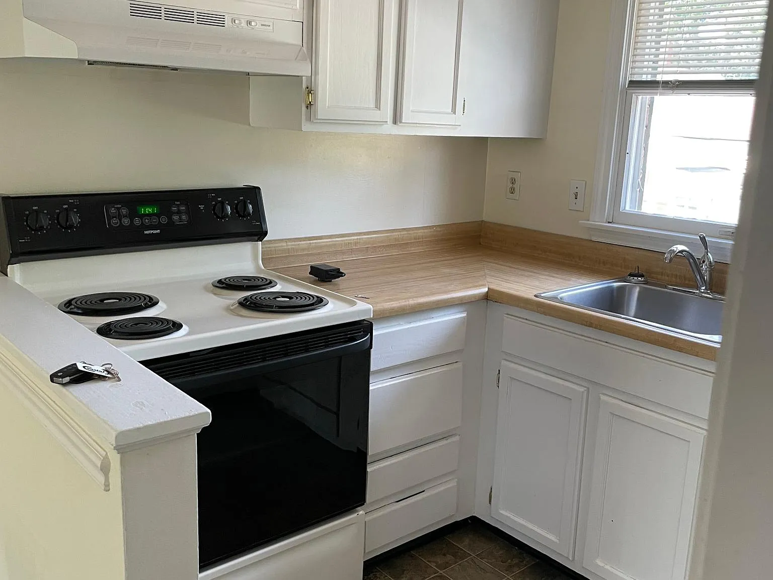 2 bed, 740 sqft, $1,800 — Photo 4