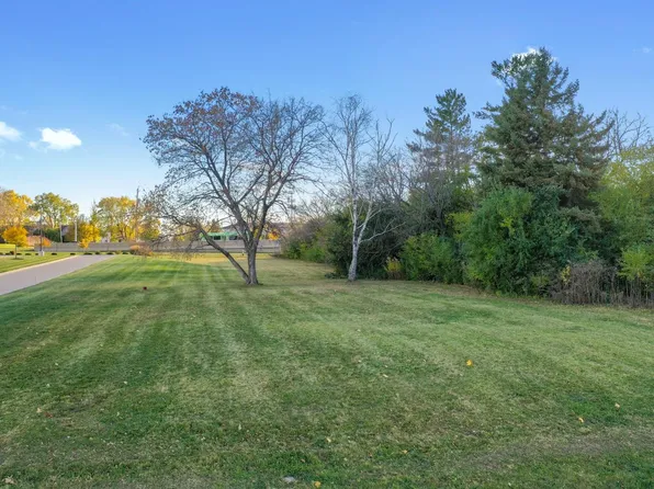 1875 Rath Ln, Oshkosh, WI 54902