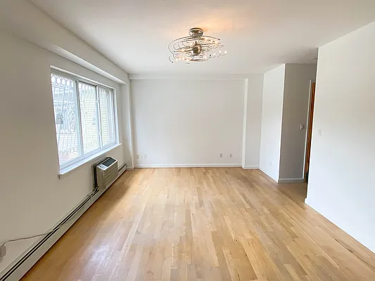 Sold by Remax Edge | media 15