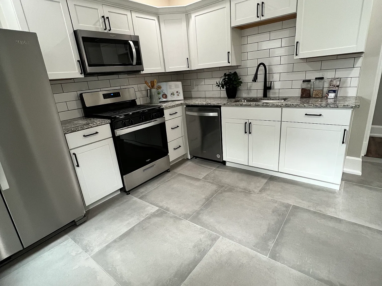 2 bed, 1400 sqft, $1,700 — Photo 2