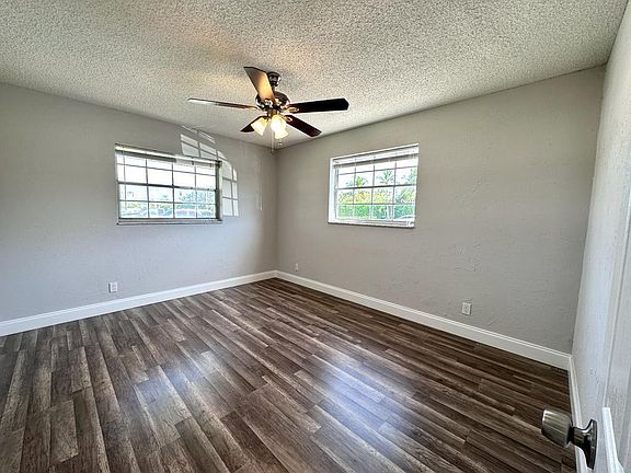 3rd image of 848 Center St #3
