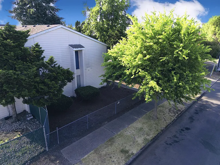 3478 Hadley St NE — Photo 17