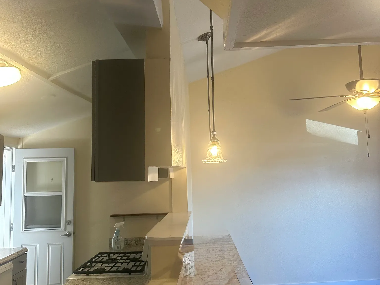 1 bed, 750 sqft, $2,325 — Photo 4