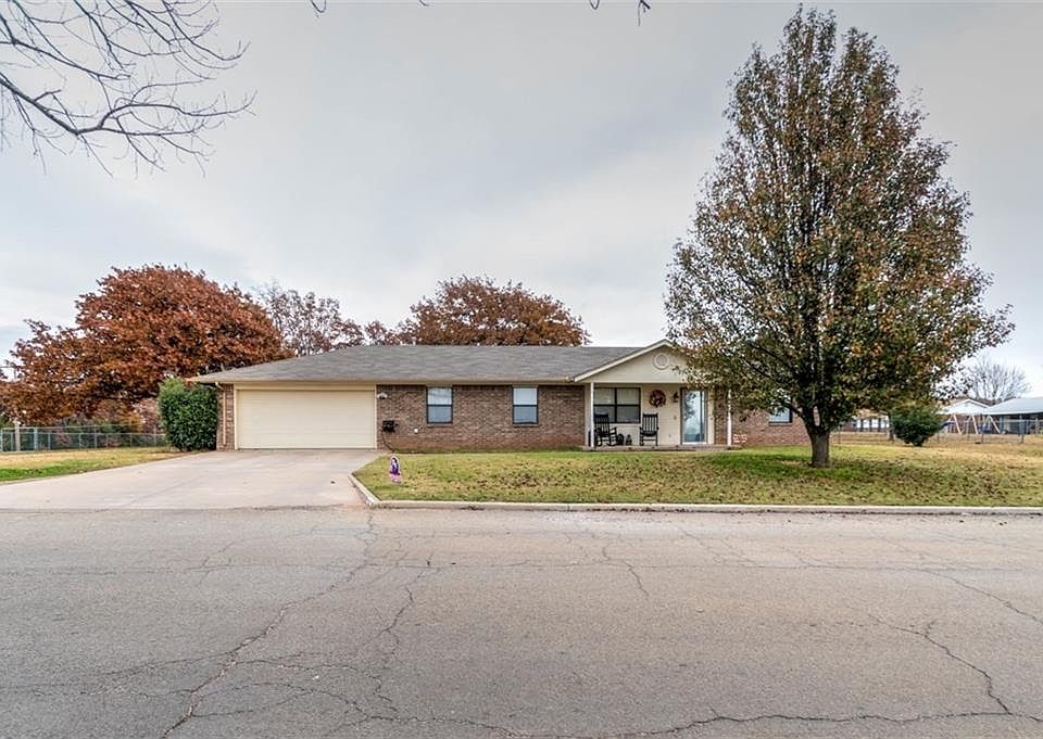 1st image of 1502 Summer Ln