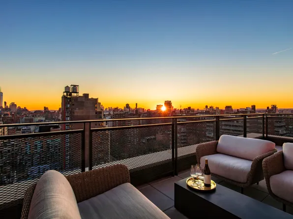 243 West 28th Street image 9 of 20