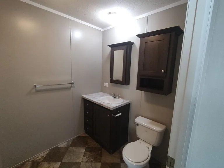 Avon Lakes Estates — Photo 51