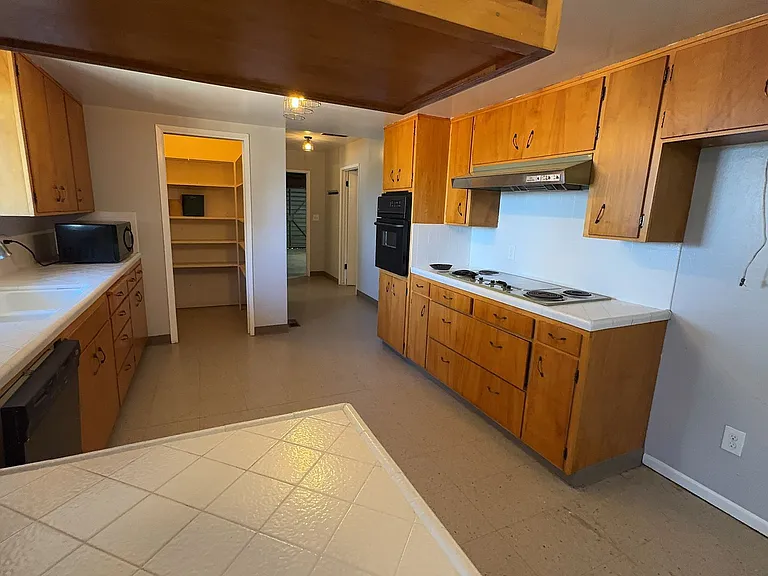 11586 S Smith Ave — Photo 10