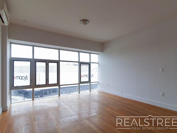 3rd image of 90-02 Queens Blvd #504