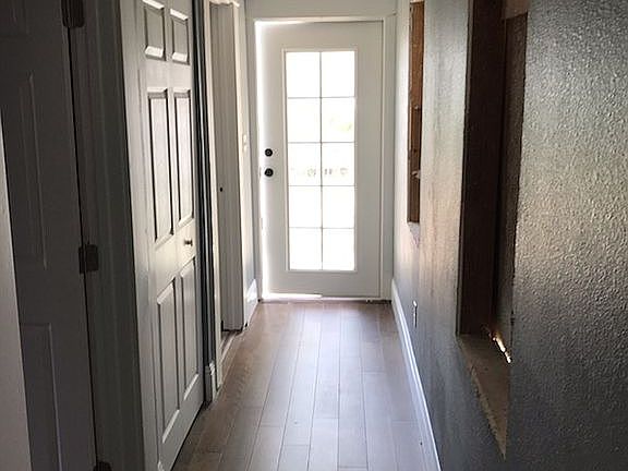 3rd image of 407 S Willow Ave
