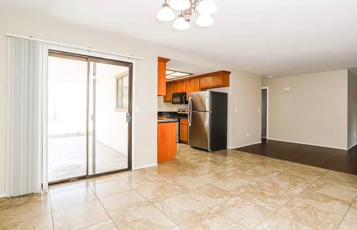 Single Family Homes — Photo 1