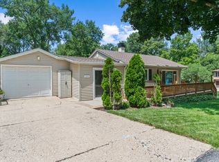 1217 Pine St, Lake In The Hills, IL 60156