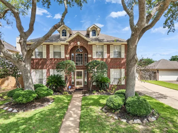 111 Water Oak Dr, League City, TX 77573