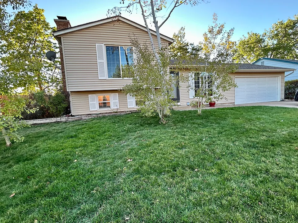 913 Harrison Dr