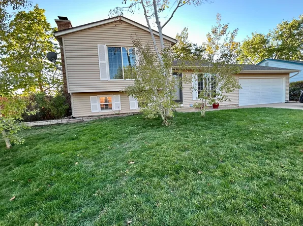 913 Harrison Dr, Lafayette, CO 80026