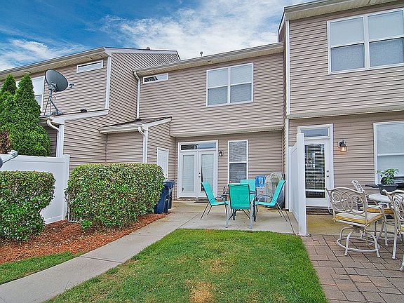 5th image of 9311 Greenheather Dr