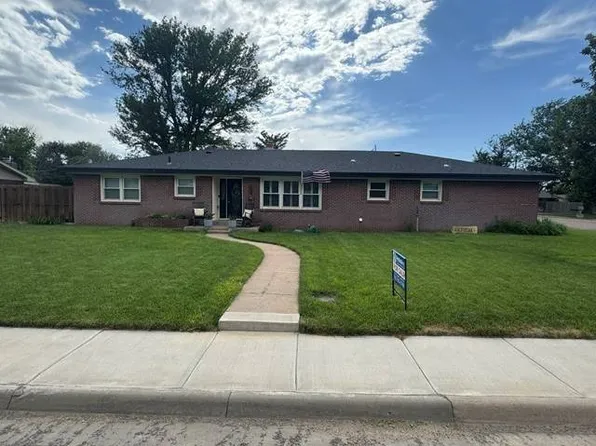 609 Tampa St, Lakin, KS 67860