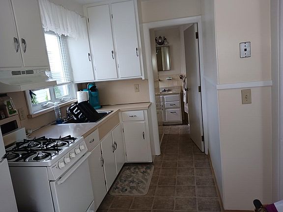 3rd image of 17 Winslow St APT 1
