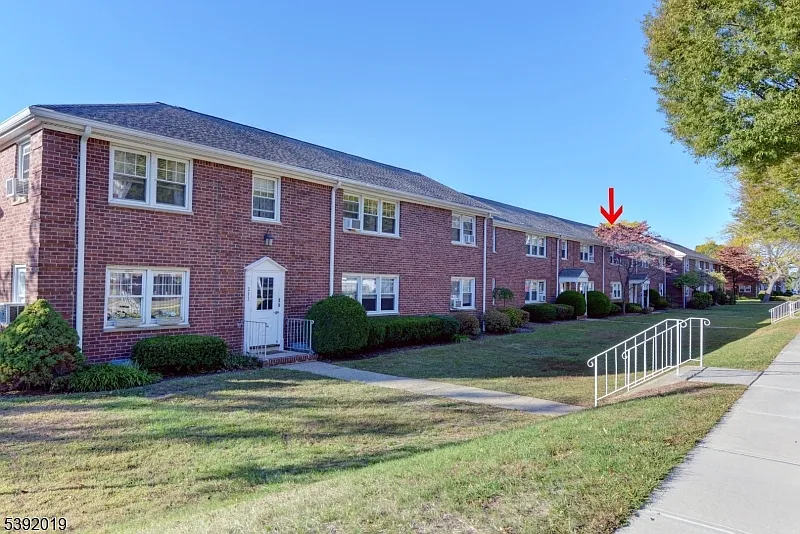 2 bed, 1.0 bath, $2,650 — Photo 3