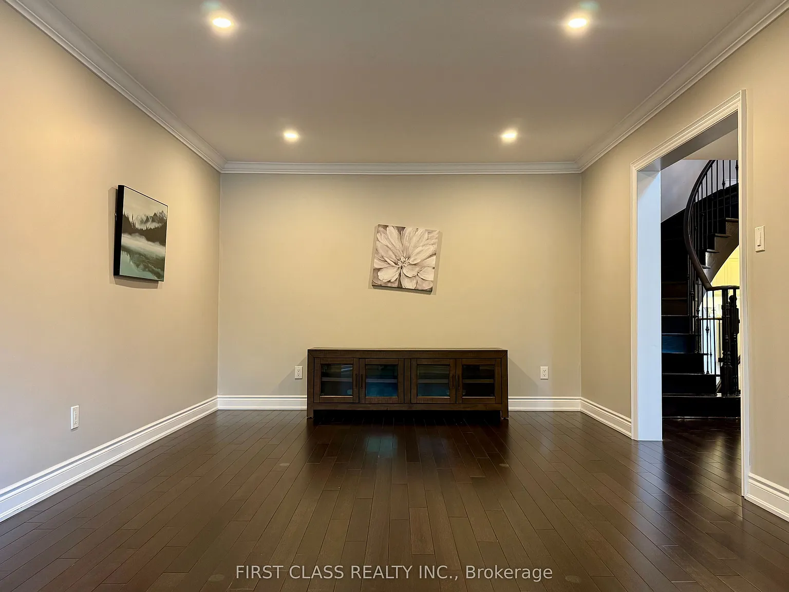 5 bed, $5,900 — Photo 3
