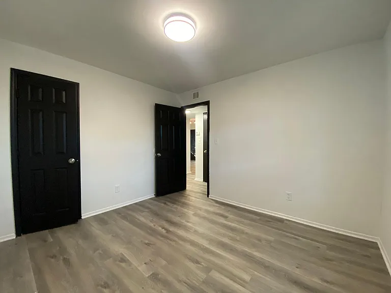740 Mozley Dr SE #B2 — Photo 8