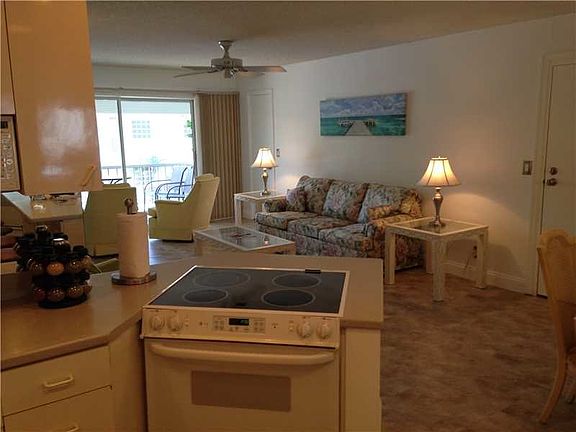 3rd image of 6497 Bay Club Dr APT 4