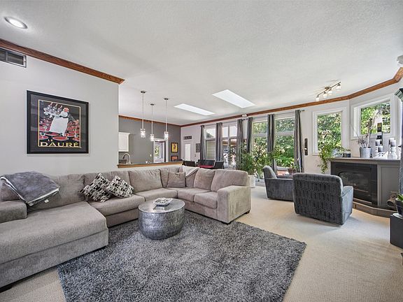 5th image of 34089 Mill Creek Dr