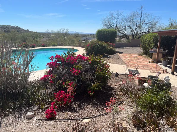 3742 N Via De La Luna, Tucson, AZ 85749