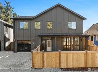 1707 NE 117th St, Seattle, WA