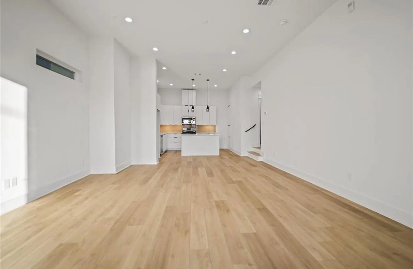 3 bed, 3.5 bath, 1740 sqft, $3,200 — Photo 4