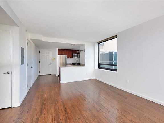 4th image of 11624 Grosvenor Ln APT 3D