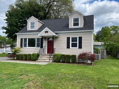 16 Lakeside Ave, Bloomingdale, NJ, 07403