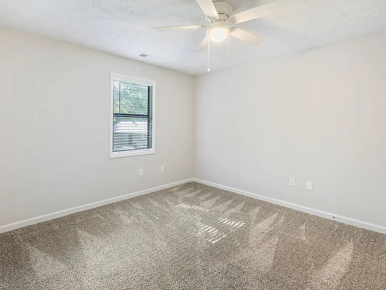 Jackson Place Apartments — Photo 9