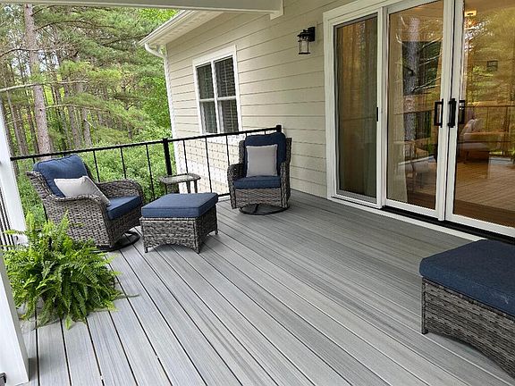 4th image of 844 Lakewatch Cir