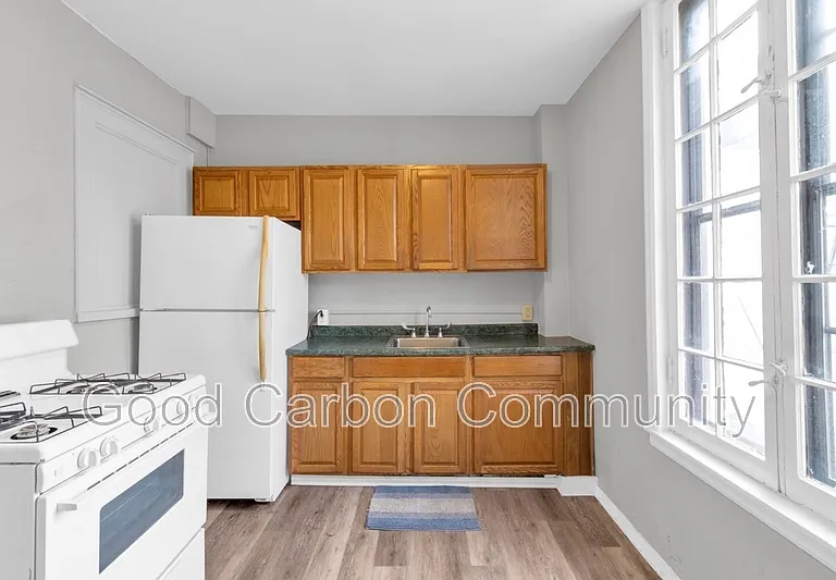328 Elmwood Ave #6 — Photo 10