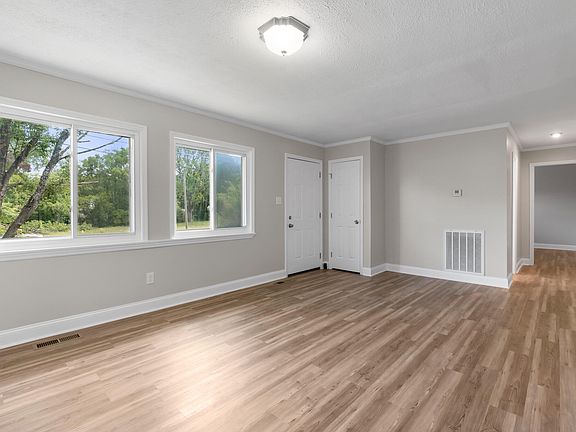 5th image of 2004 Milne St