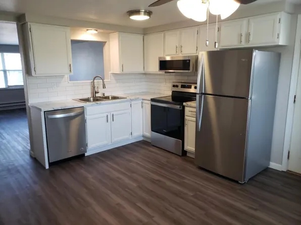 1135 W South Park Ave #D, Oshkosh, WI 54902