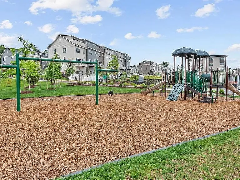 46270 Mount Allen Ter #202 — Photo 20