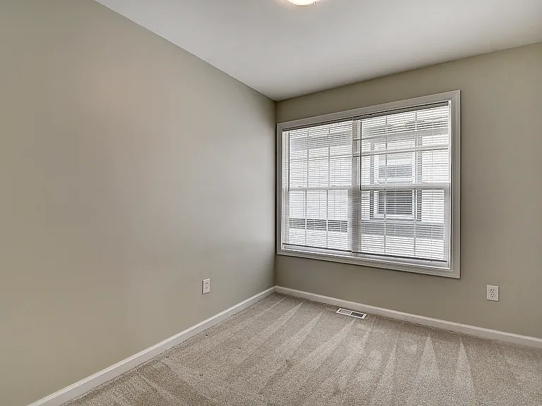 2221 Bellefontaine St — Photo 16
