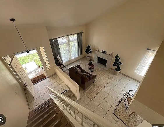 2 bed, 1698 sqft, $800 — Photo 2