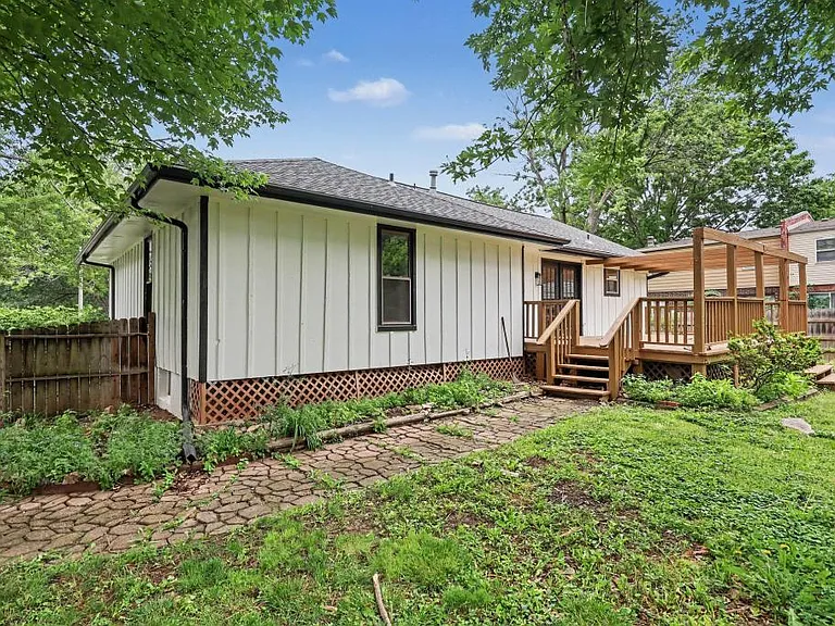 3709 NE Grant St — Photo 4