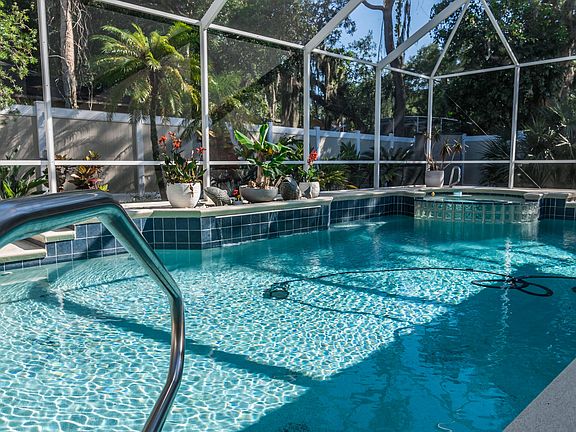 2nd image of 6106 Del Mar Dr
