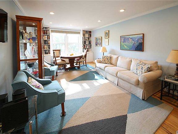4th image of 42-30 Douglaston Pkwy APT 5L